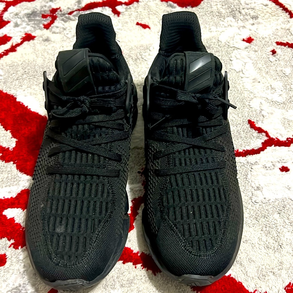 Adidas Black Men’s 11 EUC no stains or tear